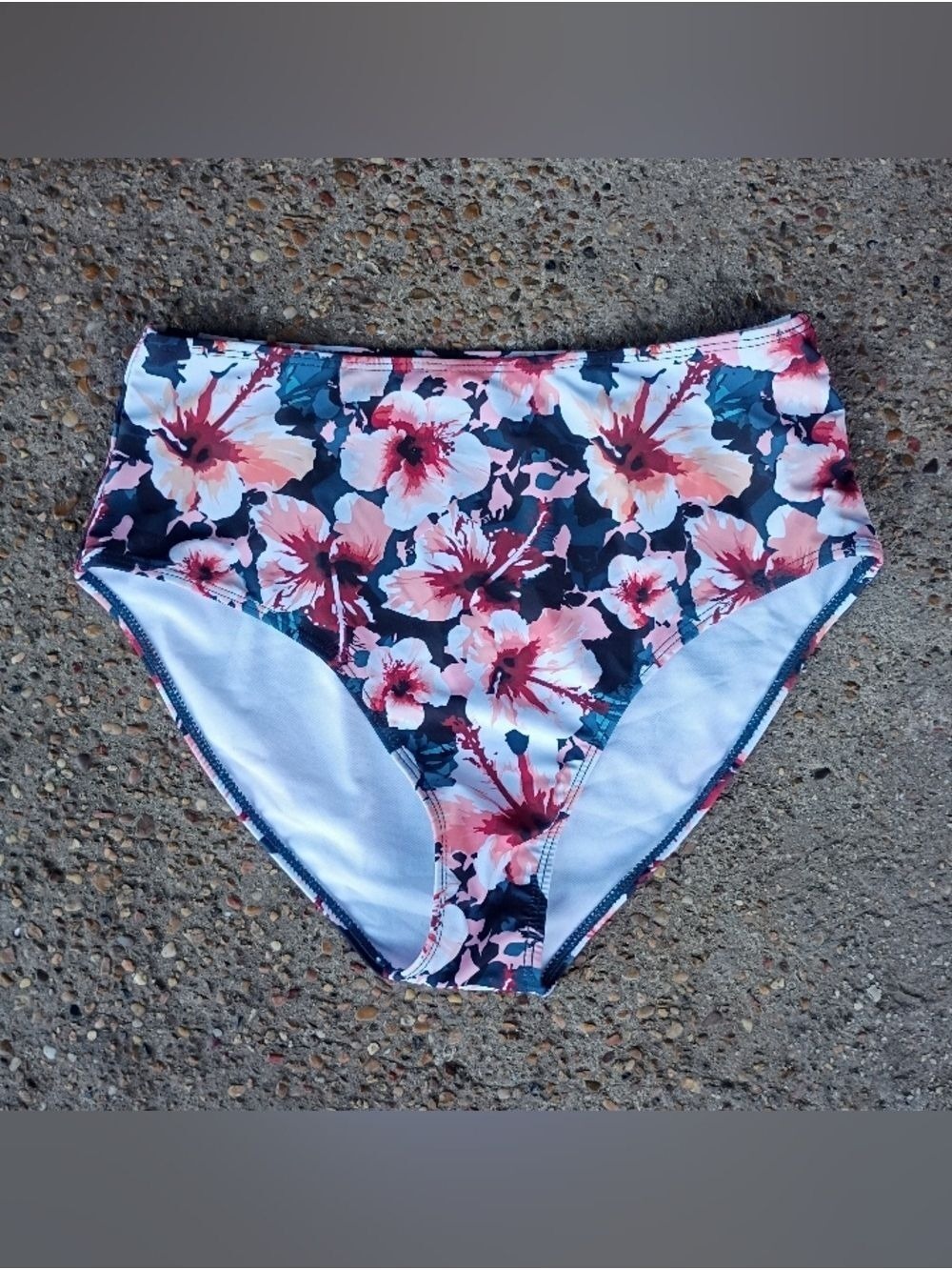 NWOT Zaful Floral Swimming Bottoms Size large